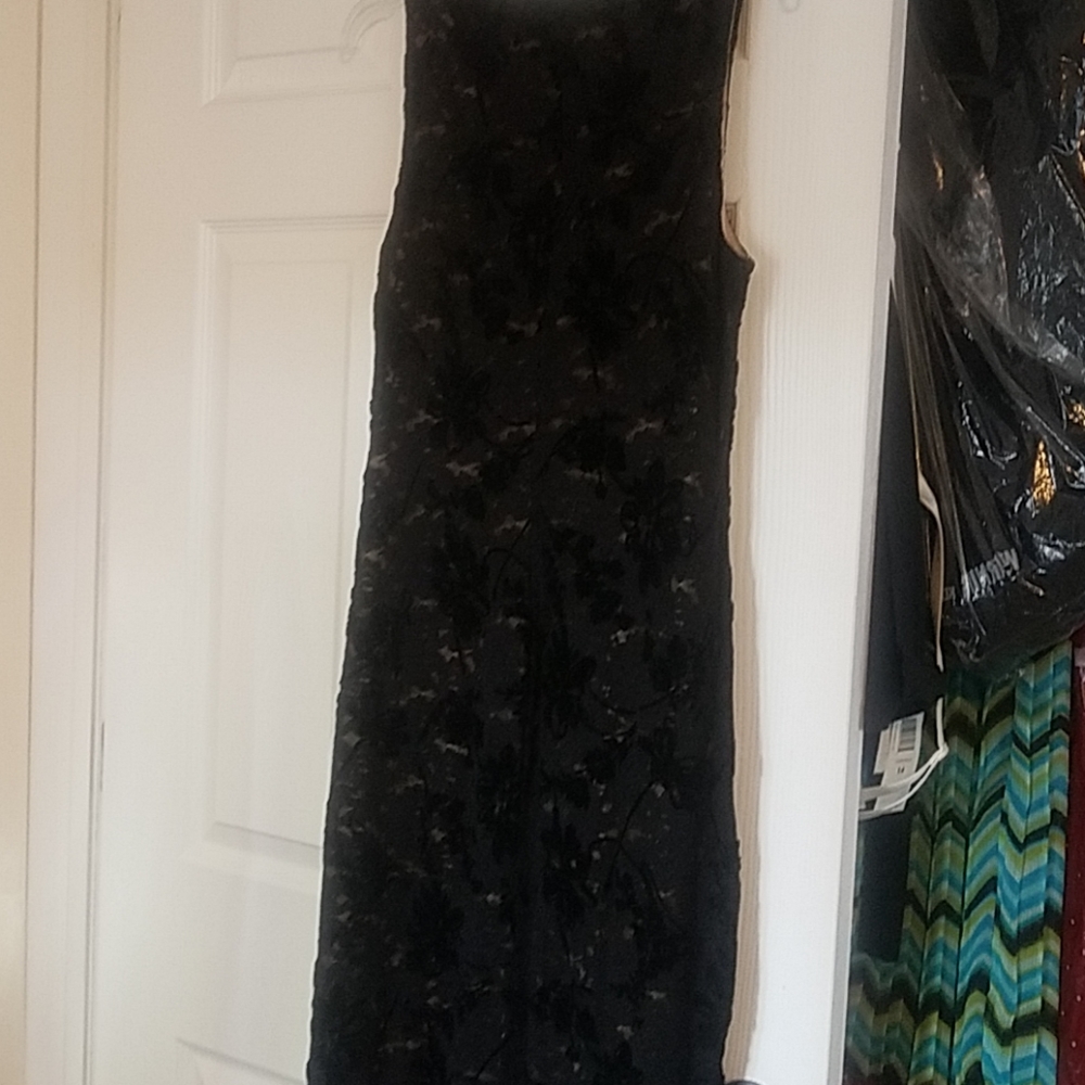 Dress - Picture 6 of 6